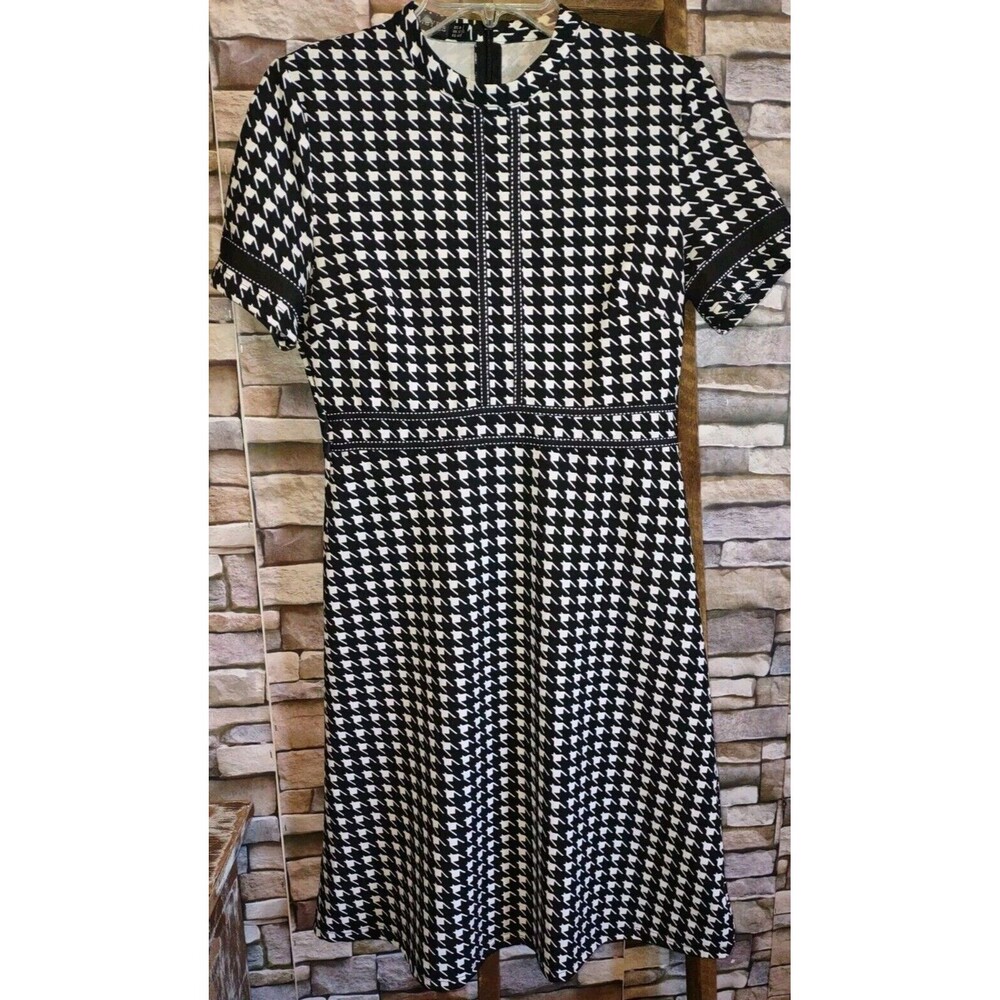 EUC Sz 8 Crew Neck Dress Women's Black Houndstooth Knee Length